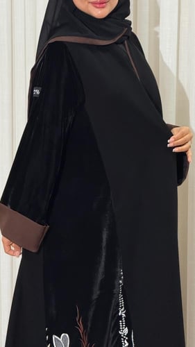 عبايه نص كلوش شتويه تطريز عنابي BB714
