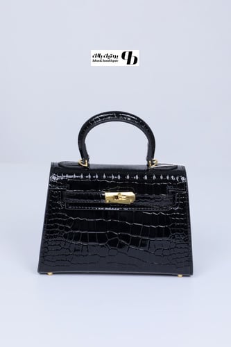 عباية نص كلوش ملكي مدموجة بمخمل BB078