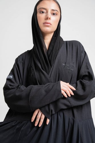 عبايه لف كلوش طبقات متصلة مع طرحه BB013