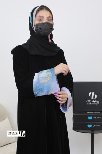 عباية شتوية مخمل اسود أكمام شيفون BB049