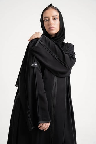 عبايه كلوش تحديد قيطان مع طرحة اسود BB016