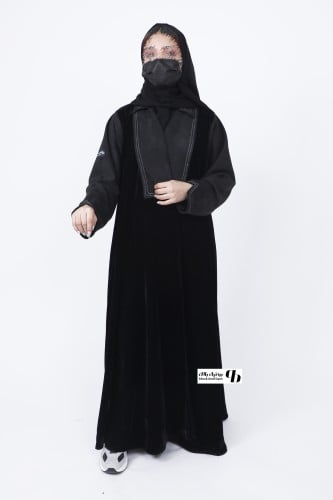 عباية شتوية مخمل مع شمواه أسود نص كلوش BB075
