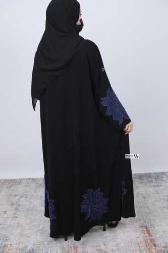 عباية كلوش ملكي مع تطريز وردة BB124