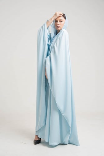 عبايه بشت قطري لون سماوي مزمومة من الكتف مع طرحه م...