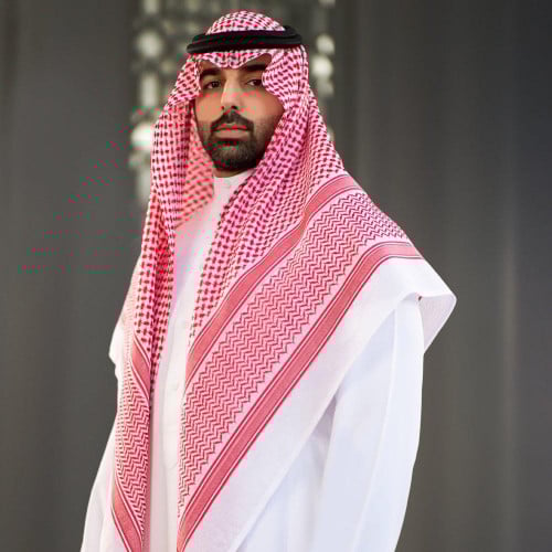 بروجيه شماغ أحمر رجالي كلاسيك