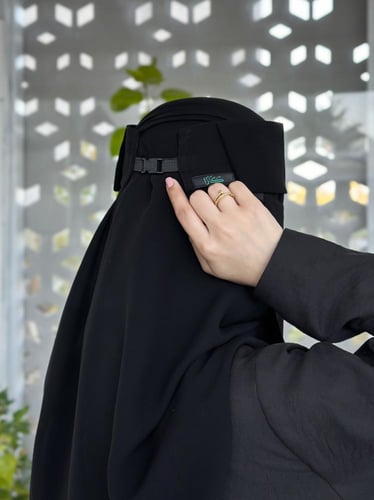 نقاب حرير وسط إسلامي مطاط مايل مشبك