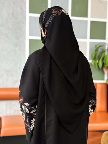 عباية | نقوش 130 مع فستان داخلي