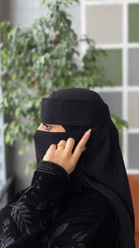 نقاب - وسط مطاط مائل بطانة للبشرة