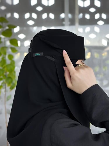 نقاب حرير وسط إسلامي مطاط مايل مشبك