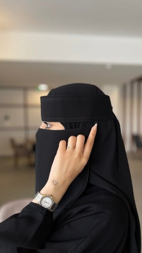 نقاب - وسط مطاط قصير بطانة للبشرة