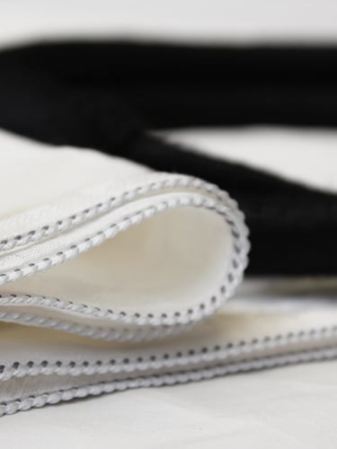 شماغ الشاعر - ابيض