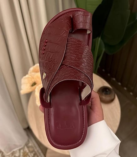 جلد تمساح عنابي