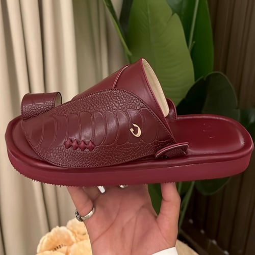 ساق نعام عنابي