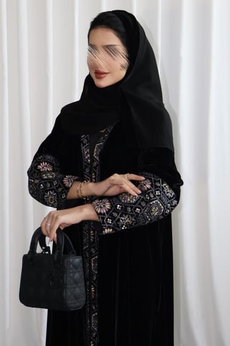 عباية نسمه