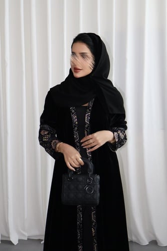 عباية نسمه