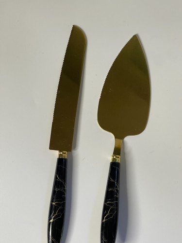 سكين وشيال ذهبي