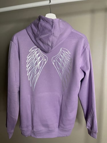 بلوفر صديقتي مع الاجنحة