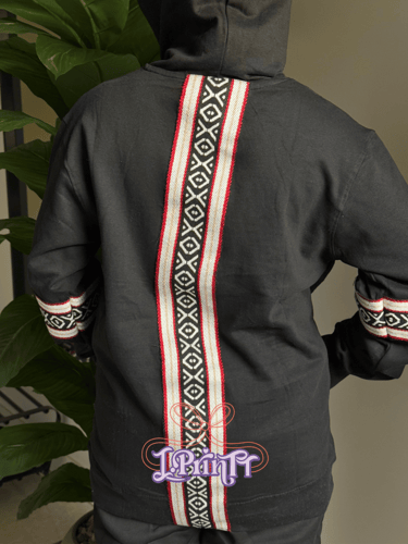 بلوفر يوم التأسيس نمط سدو اكتاف