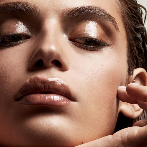 فنتي بيوتي ملمع شفاه جلوس بومب هوت شوكليت 05 Fenty...