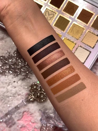 باليت تاج الجمال من بي لويس P. Louise If The Crown...