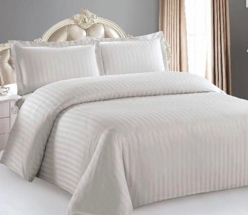 عرض الفخامة المزدوج لباد 180 والطقم الفضي