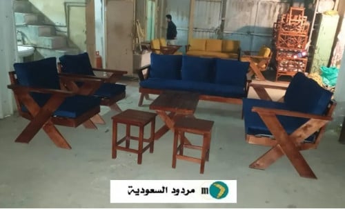 طقم جلسة من الخشب والفرش (7 أشخاص)