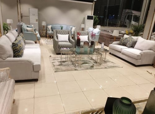 طقم كنب 7 اشخاص .