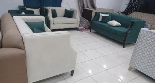 طقم كنب 7 اشخاص .