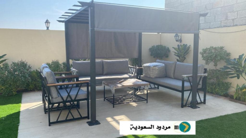 كراسي حديد ملبسة خشب 7 اشخاص