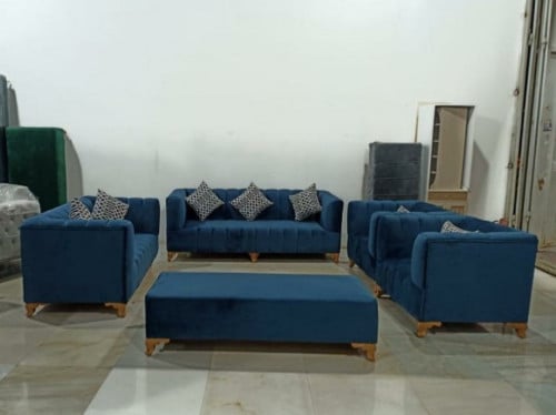 طقم كنب 7 اشخاص .