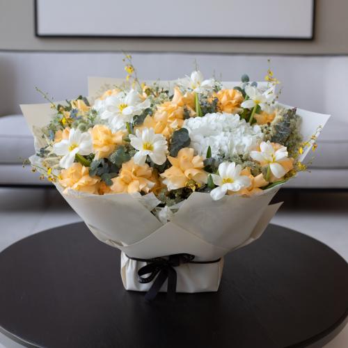 MEDIUM STANDING BOUQUET