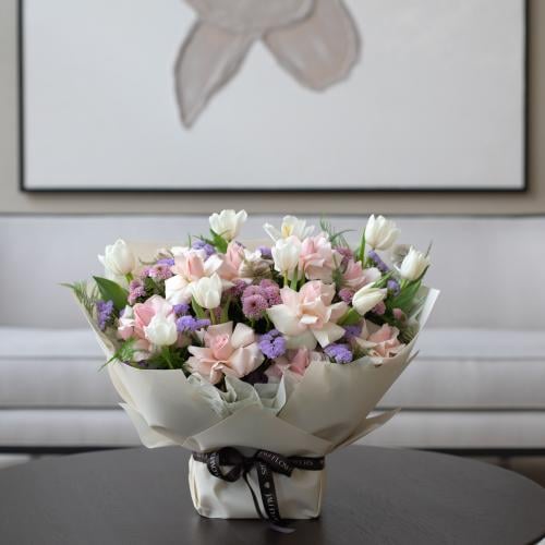 SMALL STANDING BOUQUET