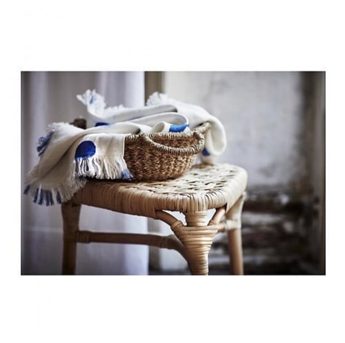 غطاء أبيض أزرق