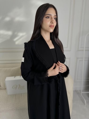 عباية بقماش كريب ملكي اسود