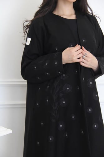 عباية بقماش لمار تطريز يدوي اسود و رمادي