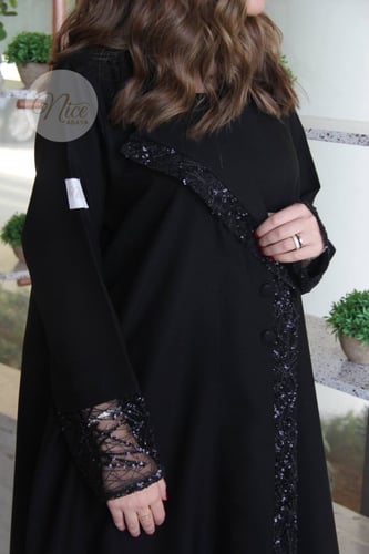 عبايه قماش لمار اسود مع شيفون بشك بالاكمام و الياق...