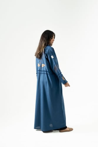 عباية بقماش لينن مع تطريز بالامام و الخلف