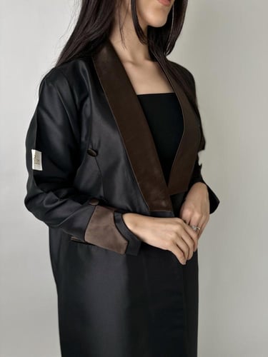 عباية بقماش تفته سلة كوري مع جيوب امامية