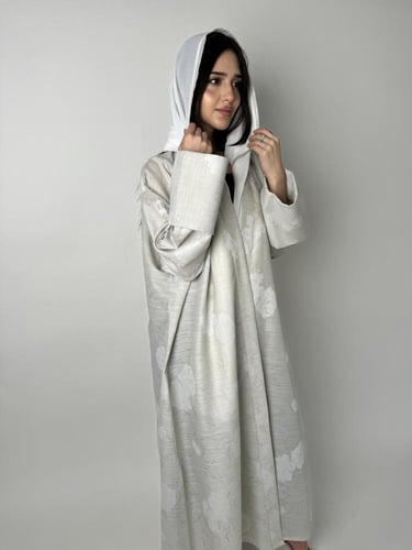 عباية بقماش لينن بيج فاتح مشجر اوف وايت بقصة عاديه...