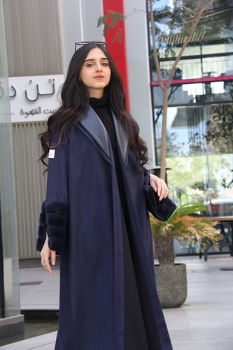 عباية بقماش شمواه كحلي مع فرو بالكم