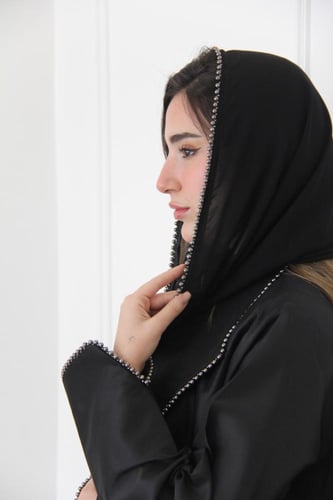 عباية تفته كوري بتفاصيل خرزية فاخرة