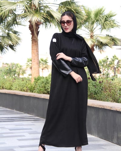 عباية شتوية بقماش شمواه و الكم جلد