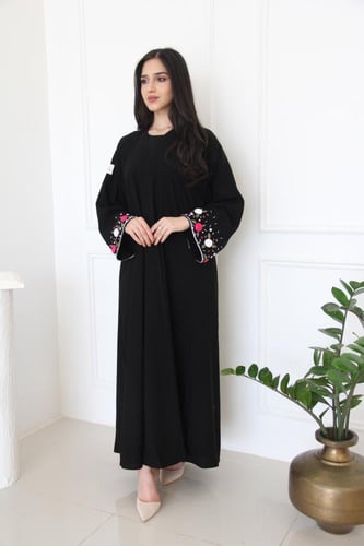 عباية بقماش المستقبل كوري مع شك انيق بالاكام