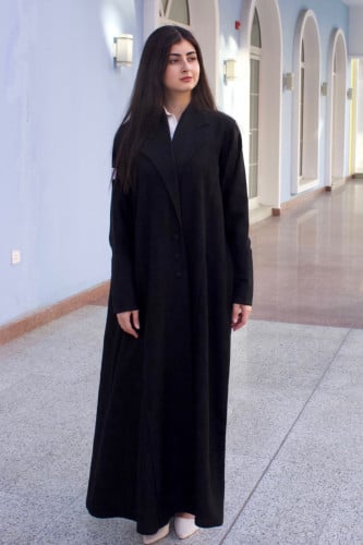 عباية بقماش كوري اسود مشجر