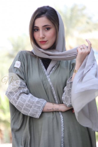 عبايه قماش لينن كلاسك ب لون انيق