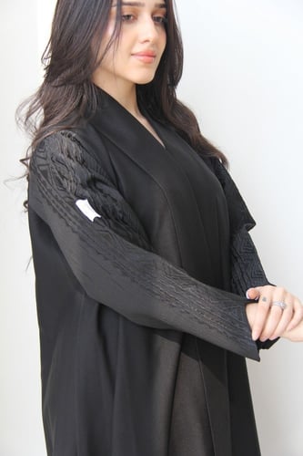 عباية بقماش لمار و الكم جاكار