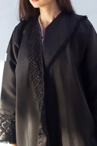 عباية بقماش تفته مع شك