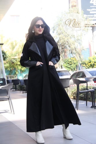 عباية بقماش شمواه اسود مع جلد و جيوب