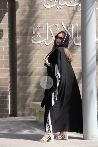 عبايه بشت قماش كريب بحريني