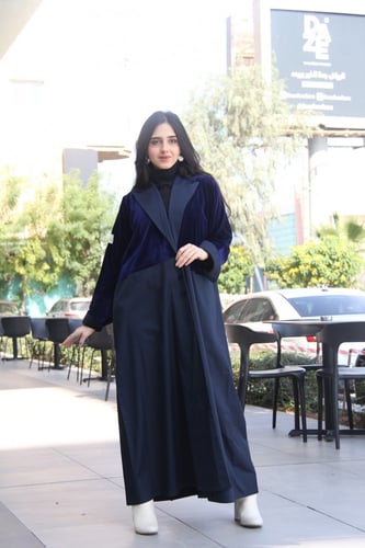 عباية بقماش مخمل كحلي كوري و كتان هندي